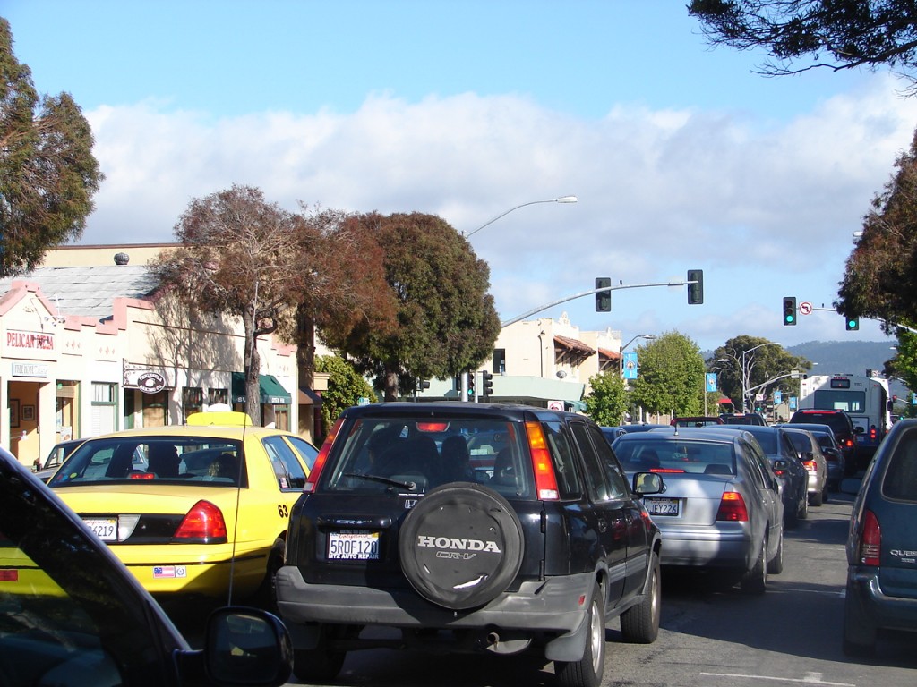 Traffic on Lighthouse June 2010 - DSC00288
