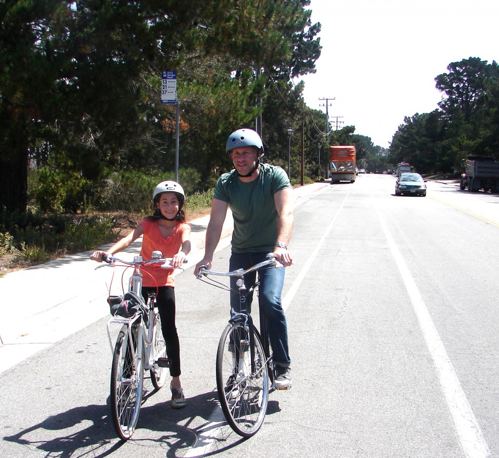 K & dad S on Garden Rd bike lane - 036 (2)