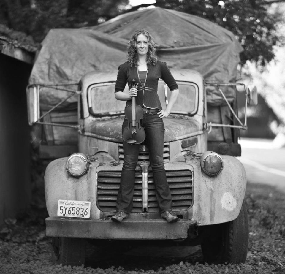 Laurel Thomsen 2013 by Michelle Magdalena