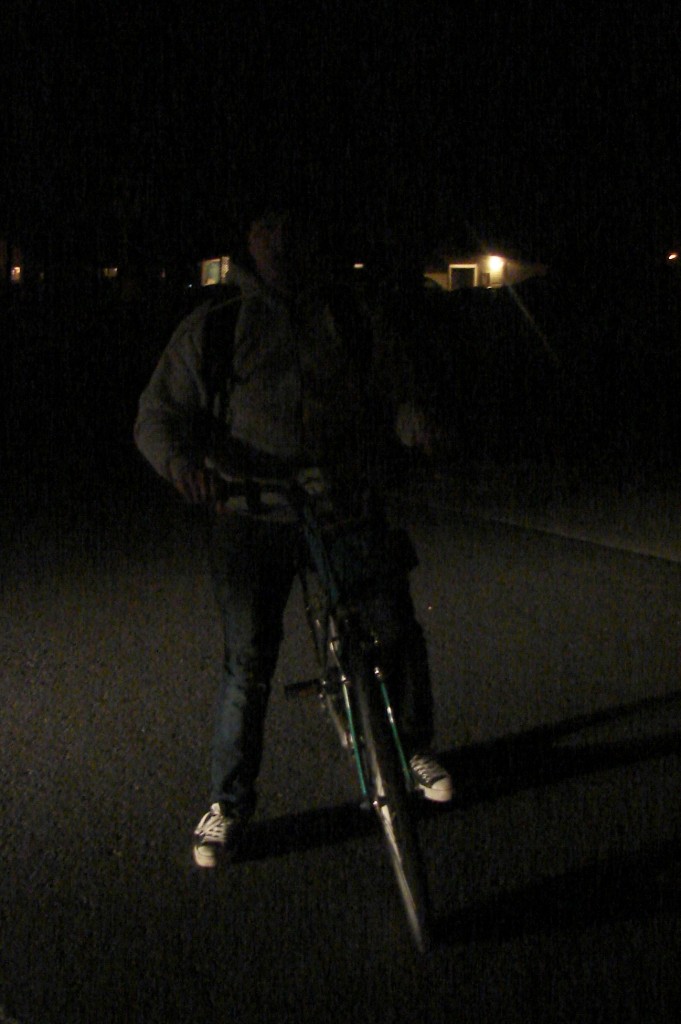 Teen bike commuting from night shift & has no lights (2)